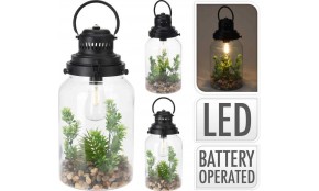 Lucerna s LED žárovkou a umělou rostlinou